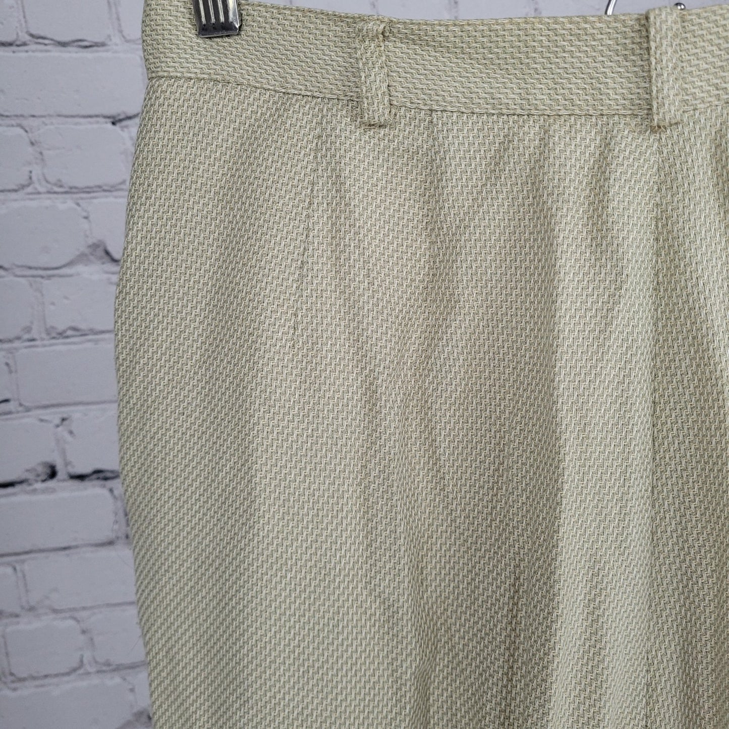 VTG Liz Claiborne Beige Pleated High Rise Dress Pants USA Made Size 10P (27x27)