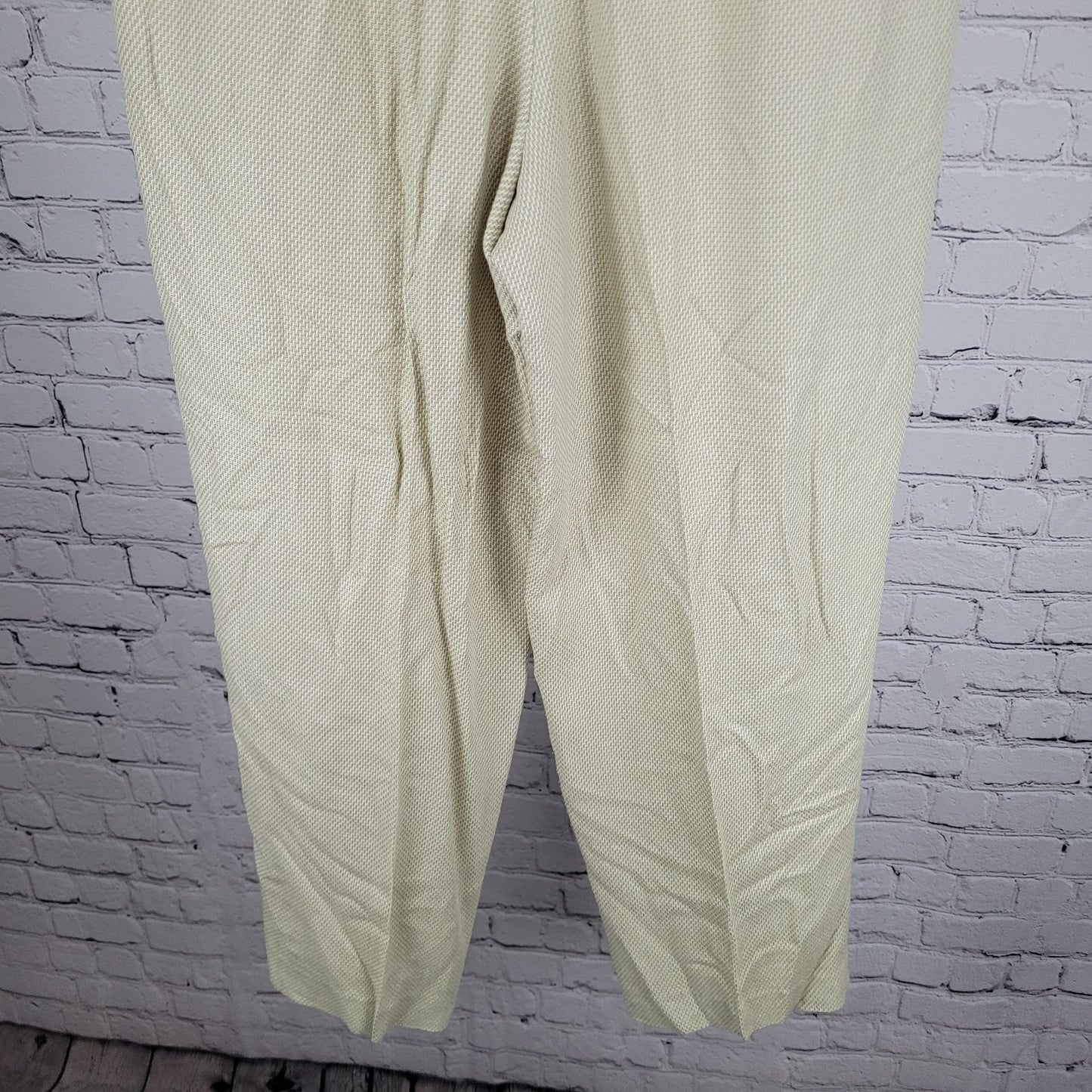VTG Liz Claiborne Beige Pleated High Rise Dress Pants USA Made Size 10P (27x27)