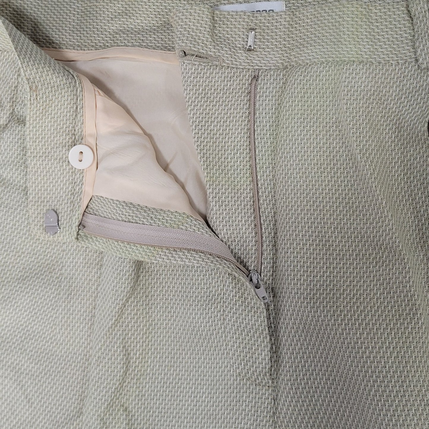 VTG Liz Claiborne Beige Pleated High Rise Dress Pants USA Made Size 10P (27x27)