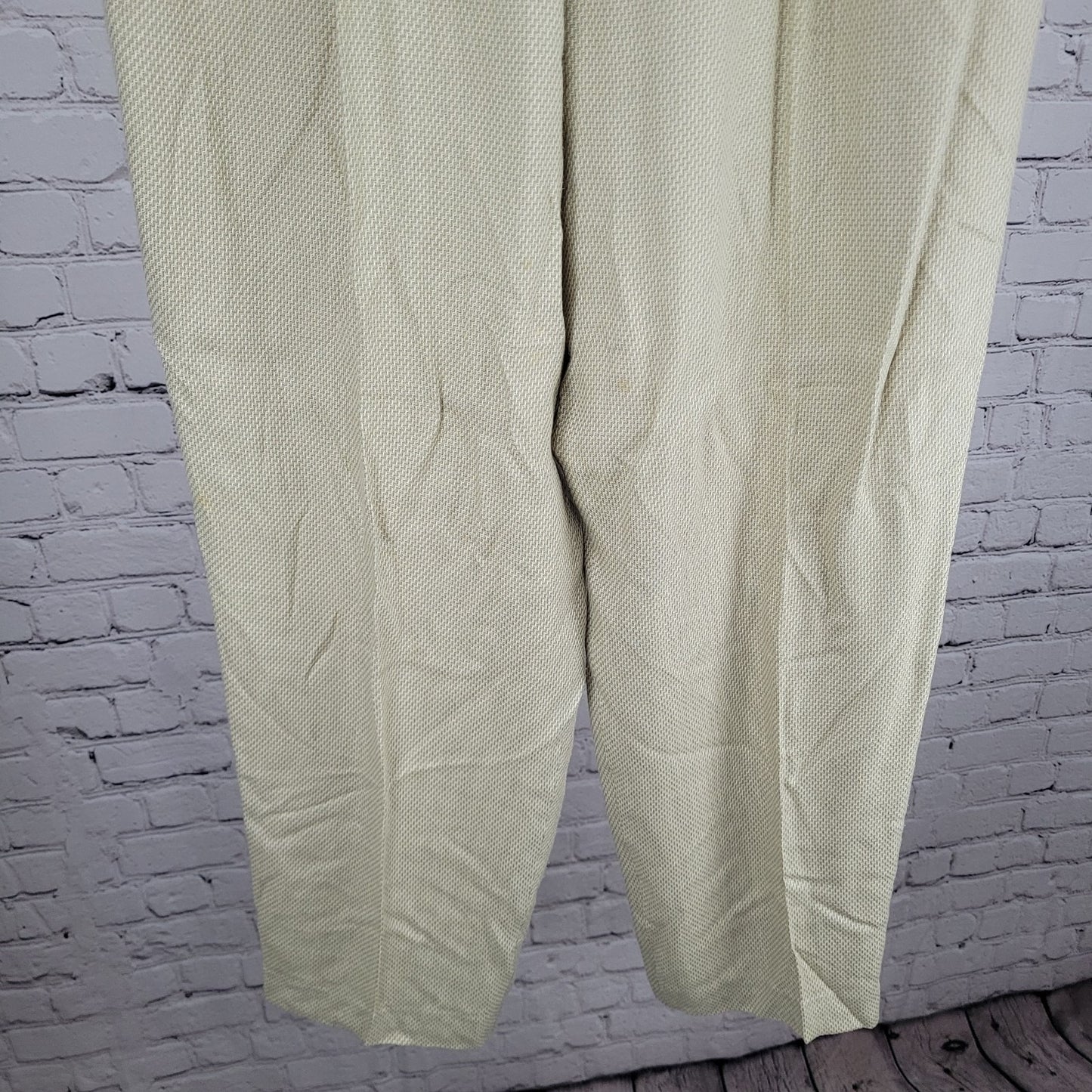 VTG Liz Claiborne Beige Pleated High Rise Dress Pants USA Made Size 10P (27x27)