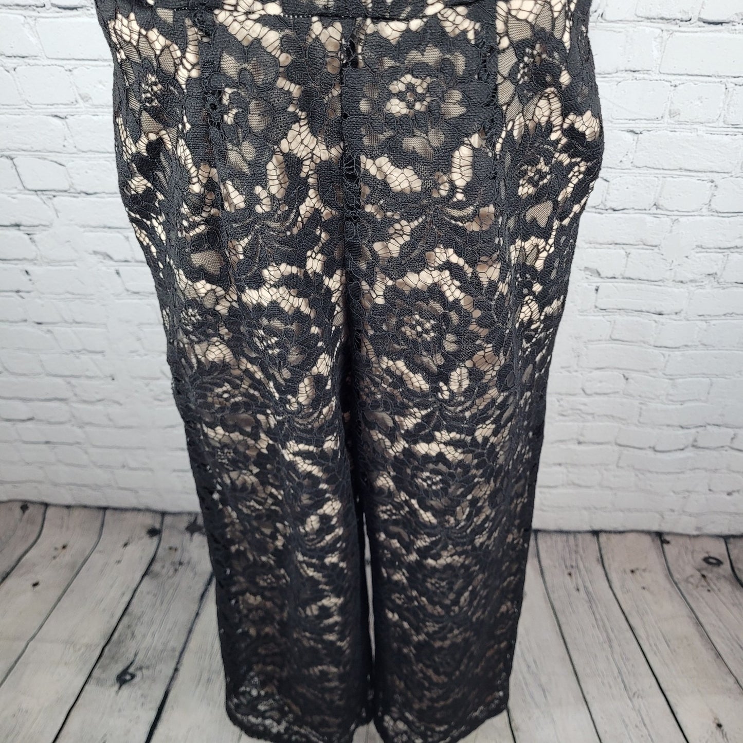 Julia Jordan Black Lace Sleeveless High Neck Wide Leg Lined Jumper Size 2