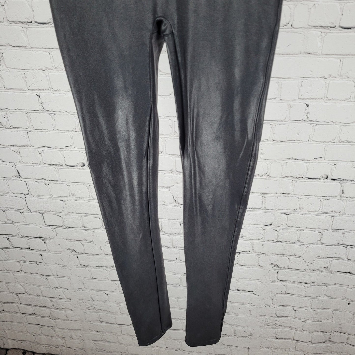 Spanx Black Shiny Stretch Skinny Slimming Leggings Pants Size SP Small (23x26)