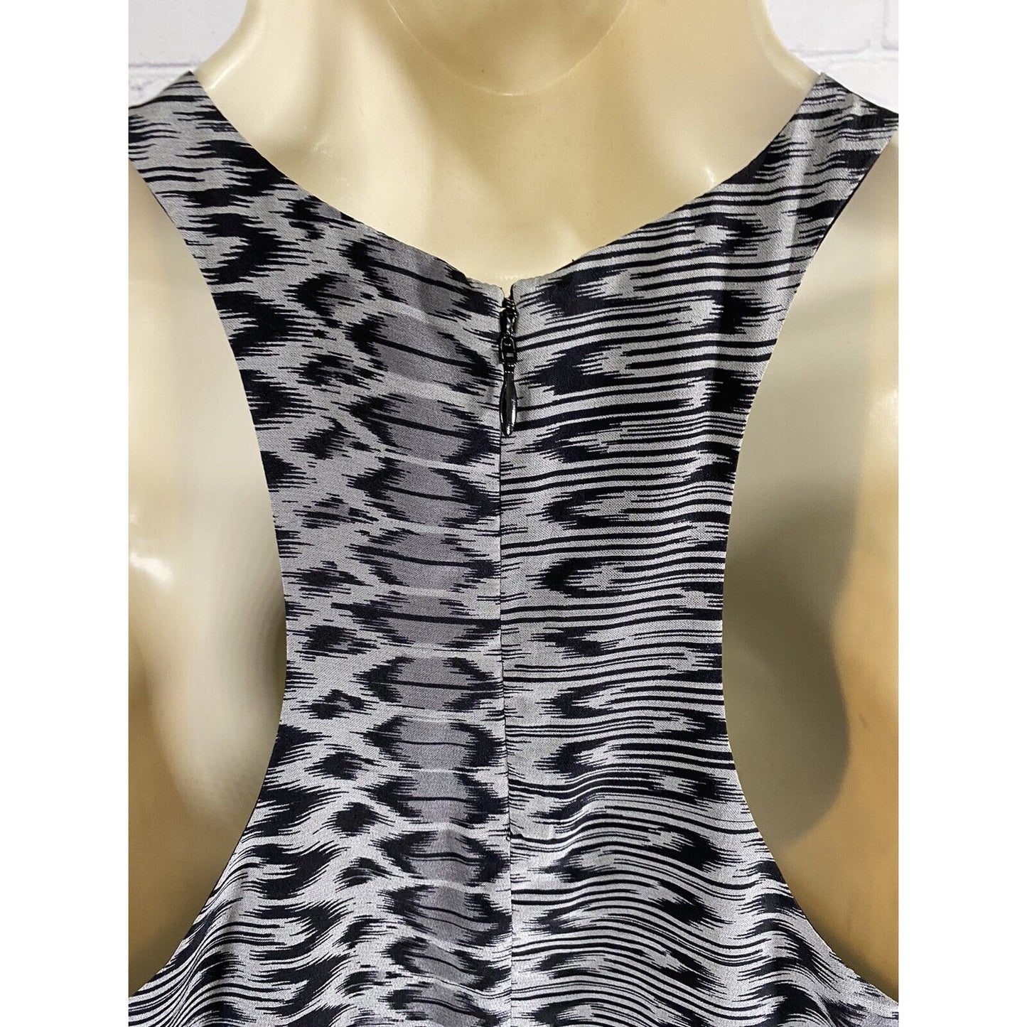 Joie Black Gray 100% Silk Flowy Lined Racerback Tank Top Sleeveless Blouse Small