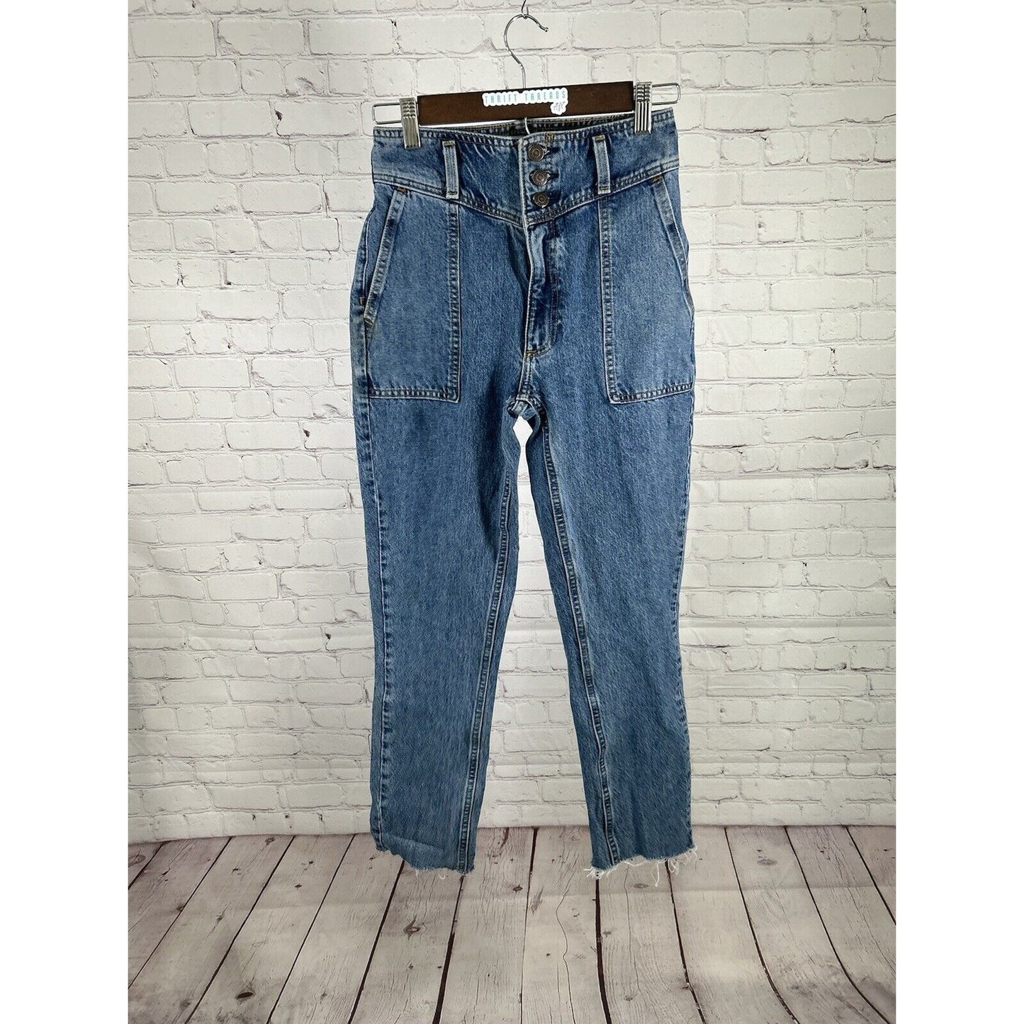 Abercrombie & Fitch Medium Wash High Rise Women’s A&F Mom Jeans 24 (24 x 28.5)