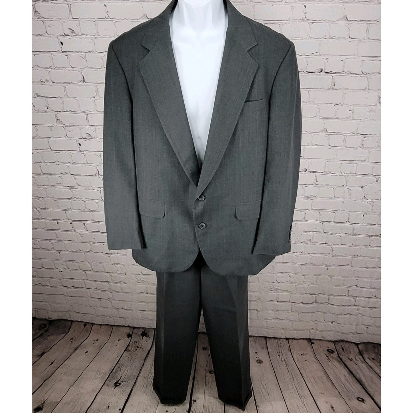 VTG Corbin Grey Full 2 Piece Suit Set USA Made Jacket Size 40 Cuffed Pants 33x32