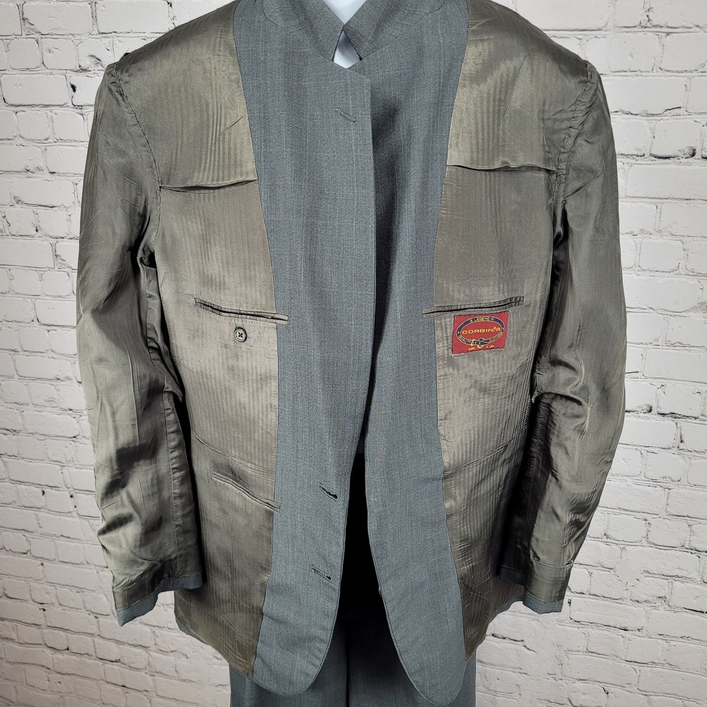 VTG Corbin Grey Full 2 Piece Suit Set USA Made Jacket Size 40 Cuffed Pants 33x32