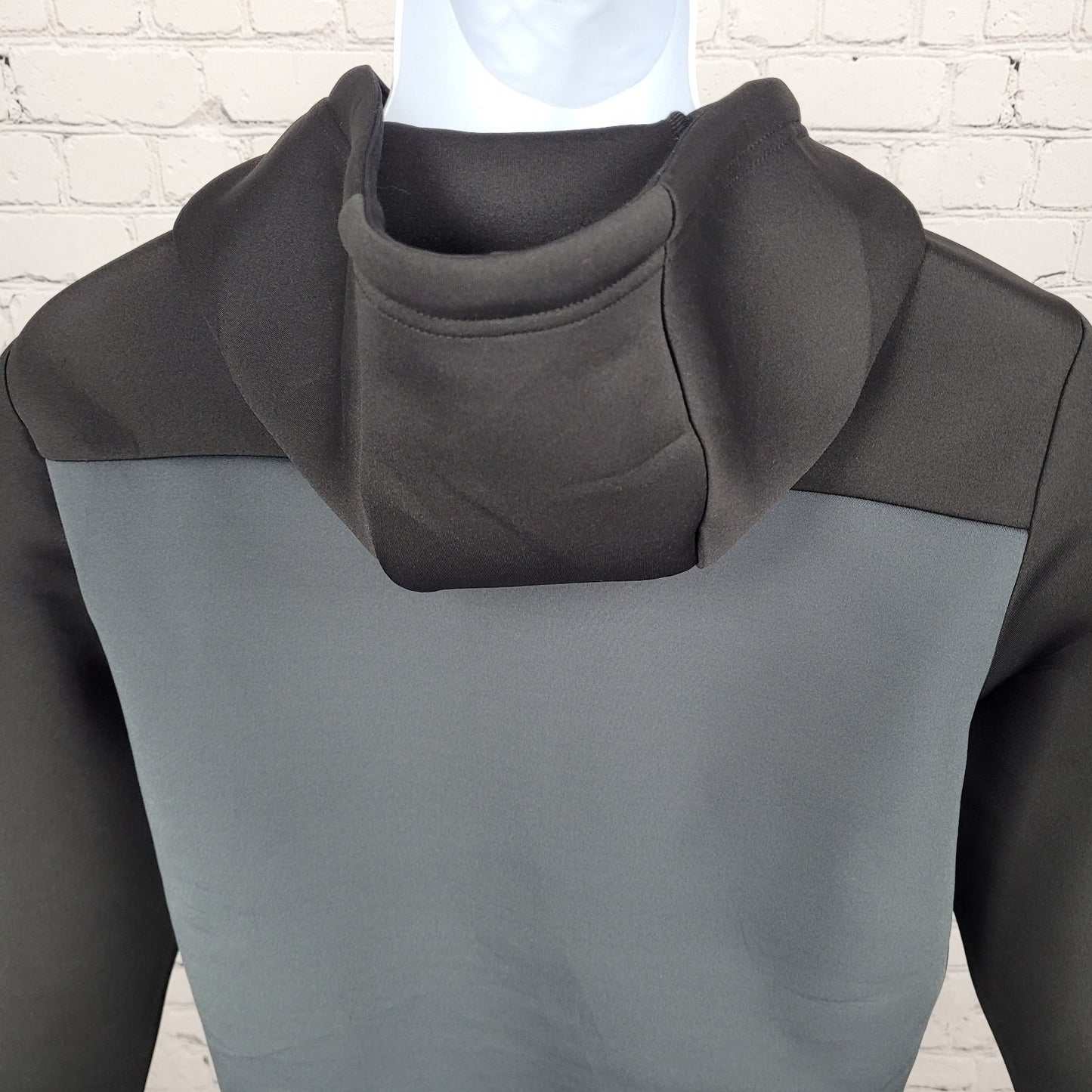Antigua Black & Blue Falconhead Golf Hooded Full Zip Stretch Jacket Size Medium