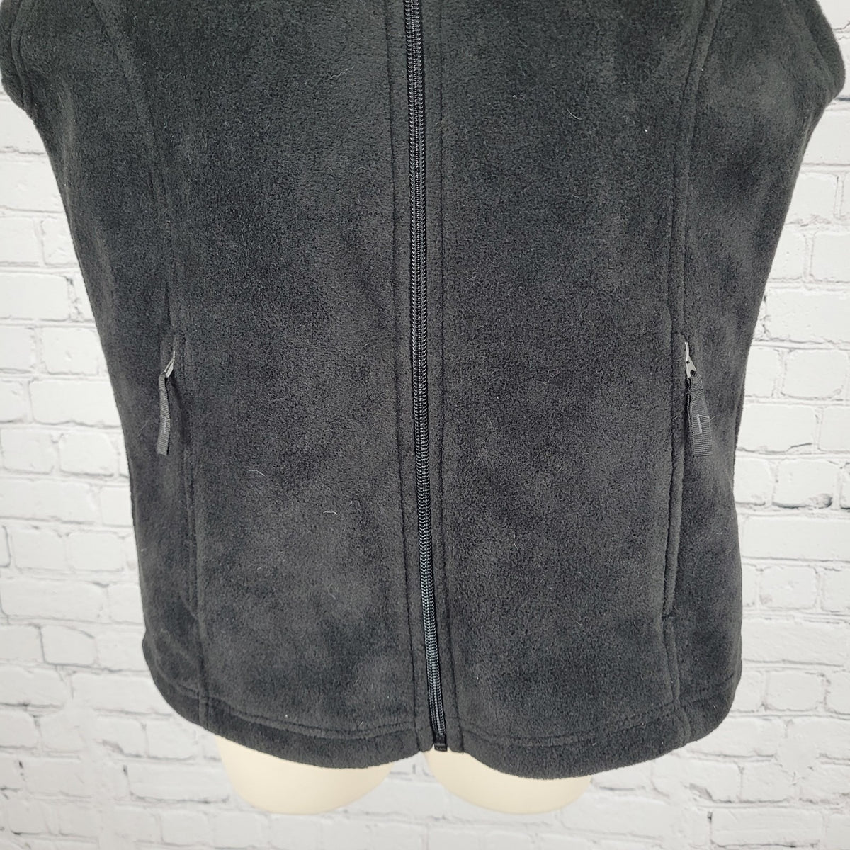 NWT Cyclebar Core365 Black Soft Fleece Full Zip Zipped Pockets Vest Size Small S