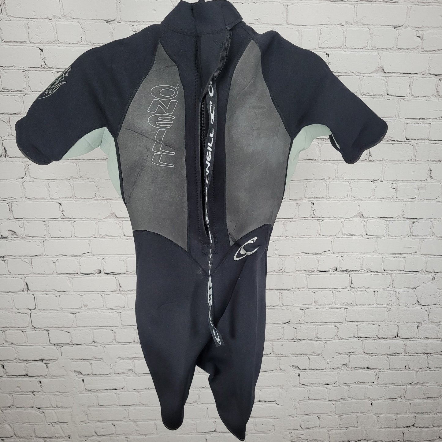 O'Neill Black & Grey Elite 2/1 MM Zipped Shorty Dive Wetsuit Youth Kids Size 8