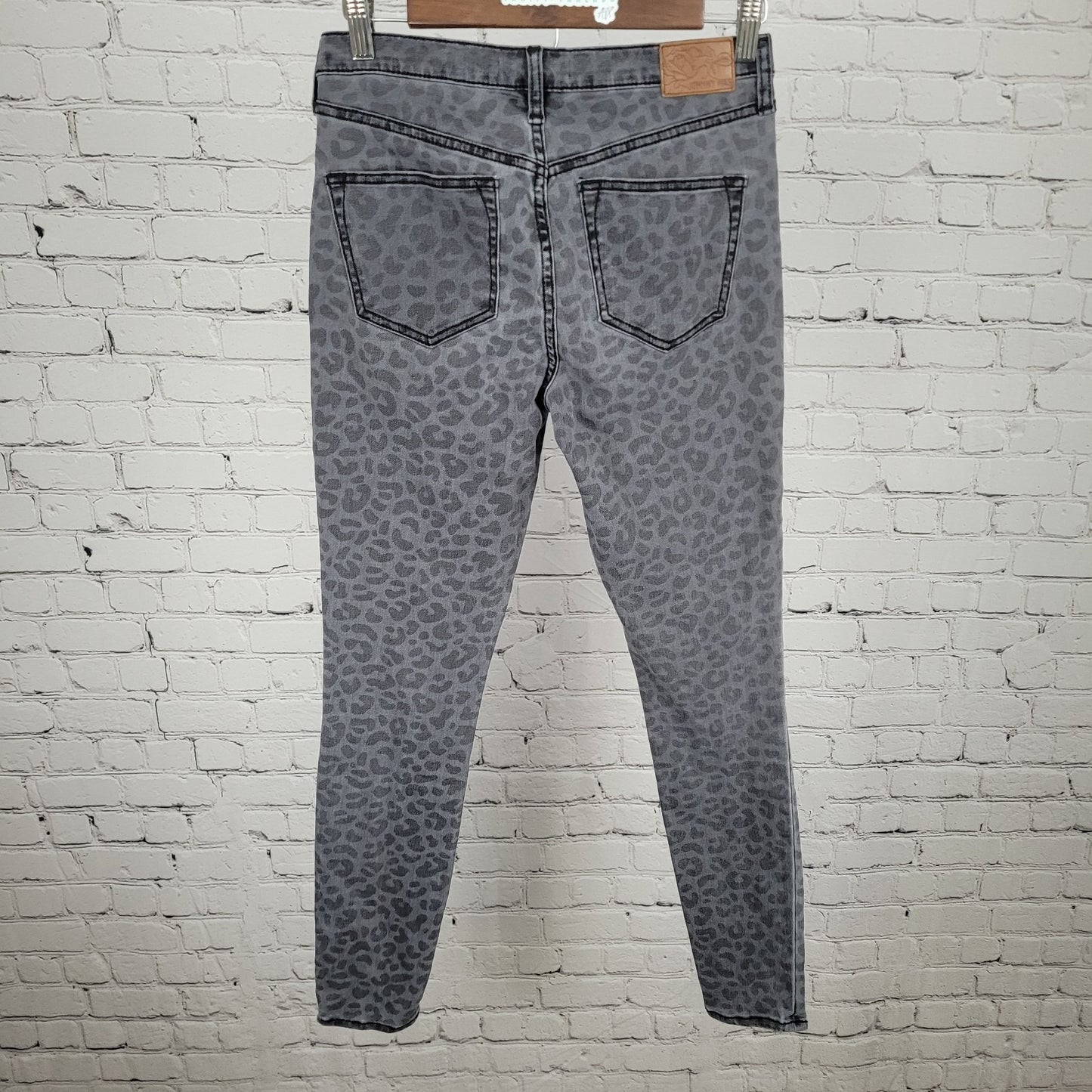 Johnny Was Grey Denim Leopard Mid Rise Skinny Stretch Jeans Size 26 (26x29)