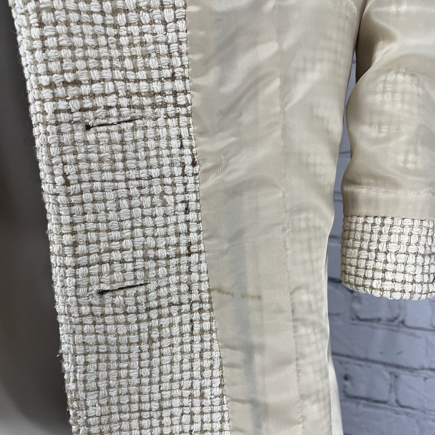 White House Black Market Cream 100% Silk Textured 3/4 Sleeve Blazer Size 0