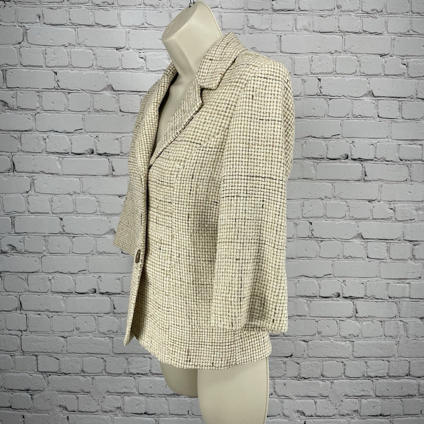 White House Black Market Cream 100% Silk Textured 3/4 Sleeve Blazer Size 0