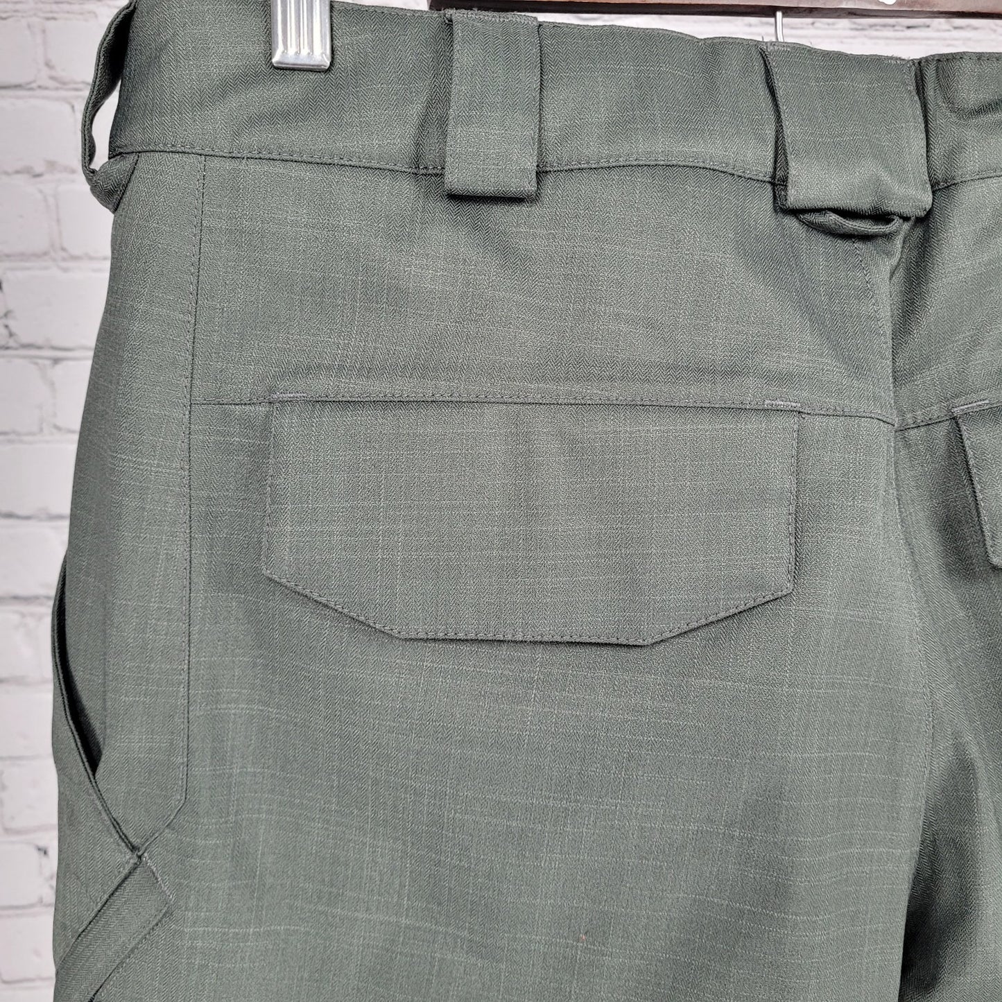 Burton Grey DryRide Adjustable Waist Ski Snowboard Pants Size Medium M (33x31)