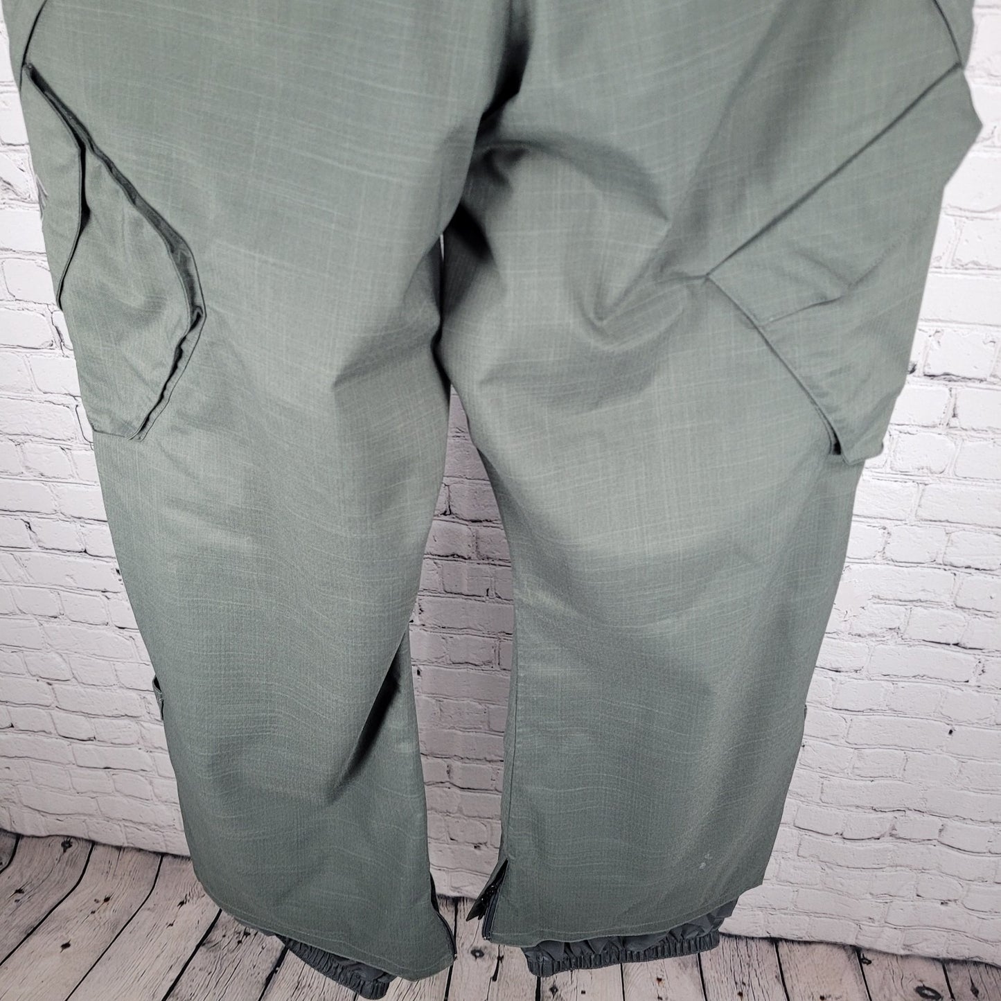 Burton Grey DryRide Adjustable Waist Ski Snowboard Pants Size Medium M (33x31)