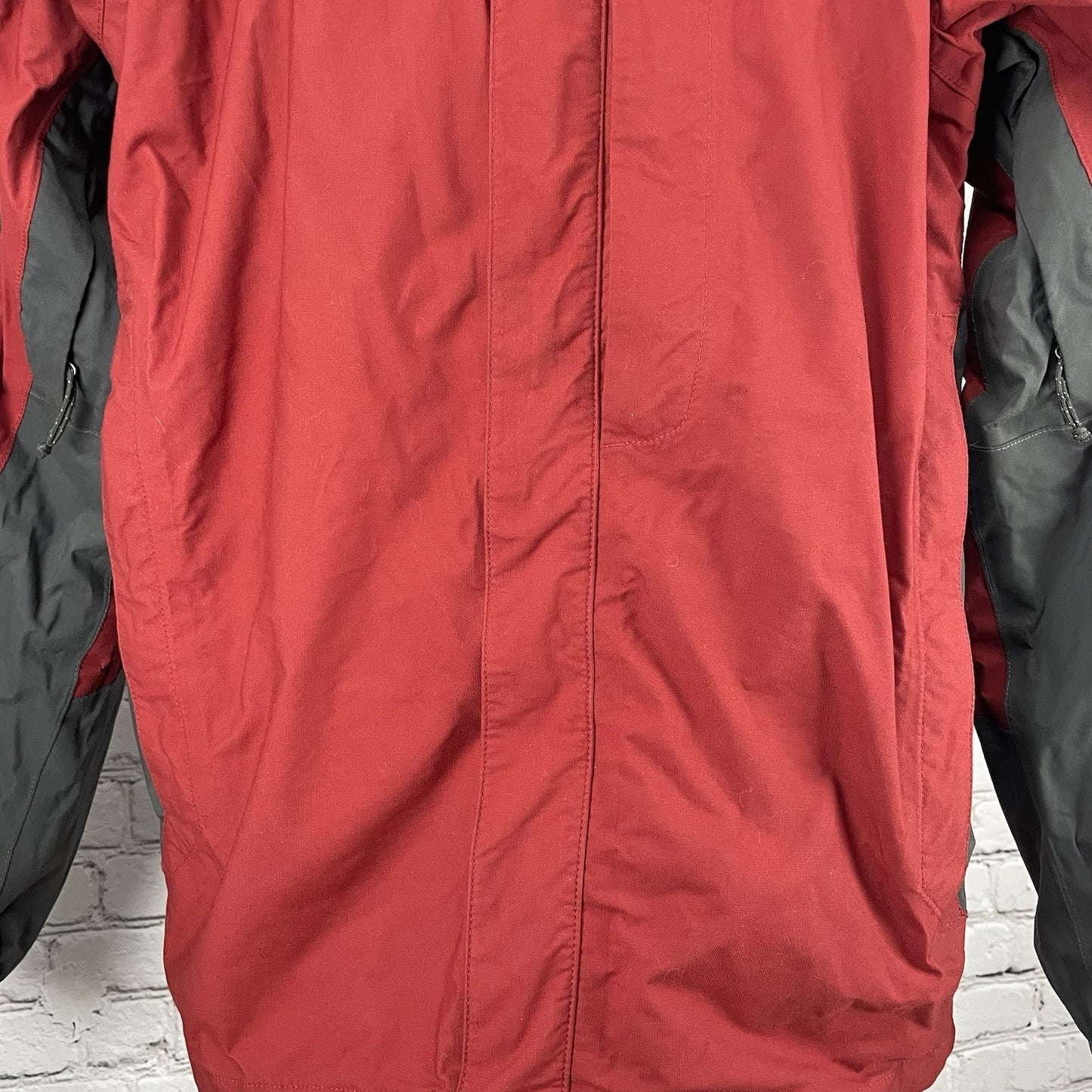 The North Face Red & Grey HyVent Zipped Pockets Lined Jacket Size Medium M