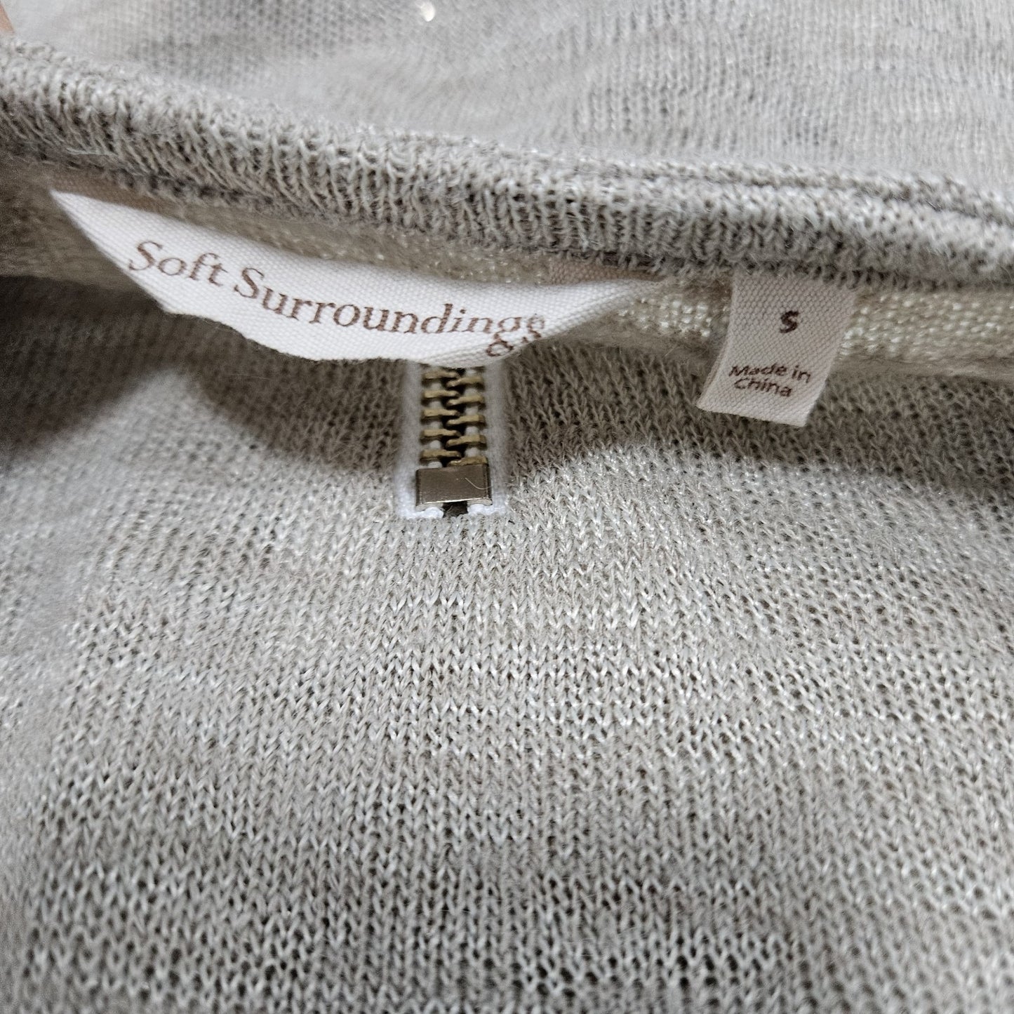 Soft Surroundings Beige Knit Gold Zipper V Neck Long Sleeve Sweater Top Small S