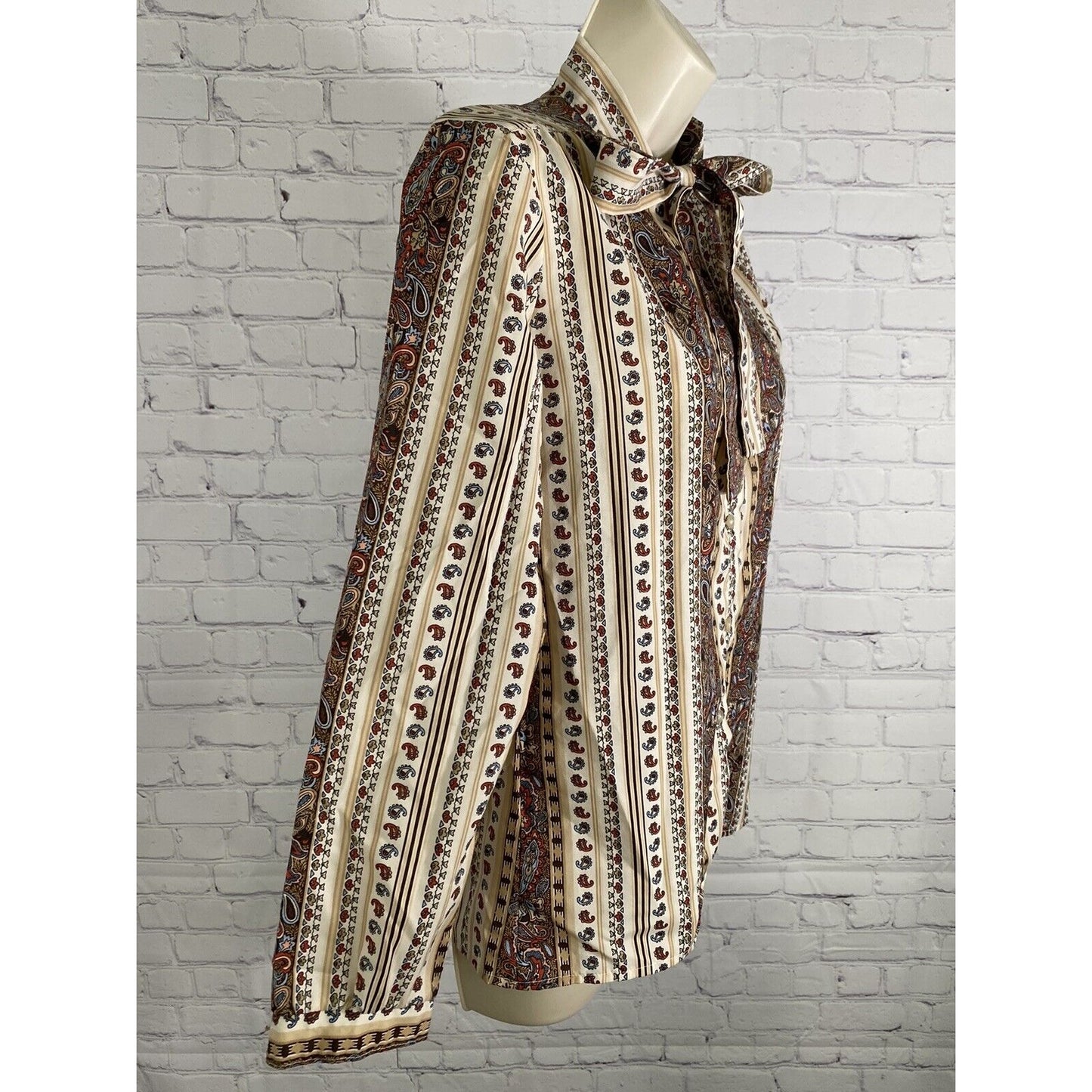 VTG Unbranded Multicolored Long Sleeve Paisley Button Up Neck Tie Blouse Medium