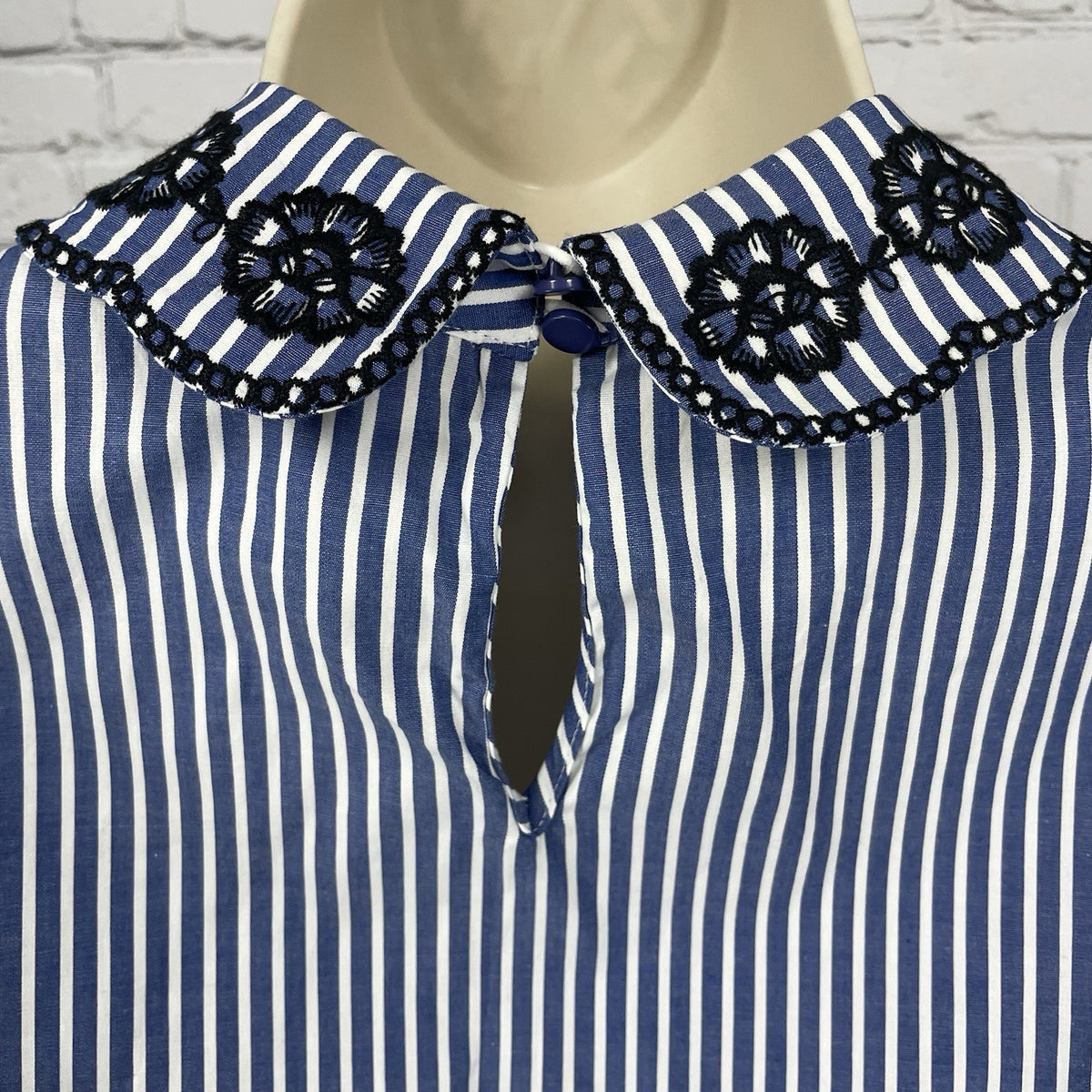NWD CeCe Blue Sapphire Striped Floral Embroidered High Neck Collar Top Size XS