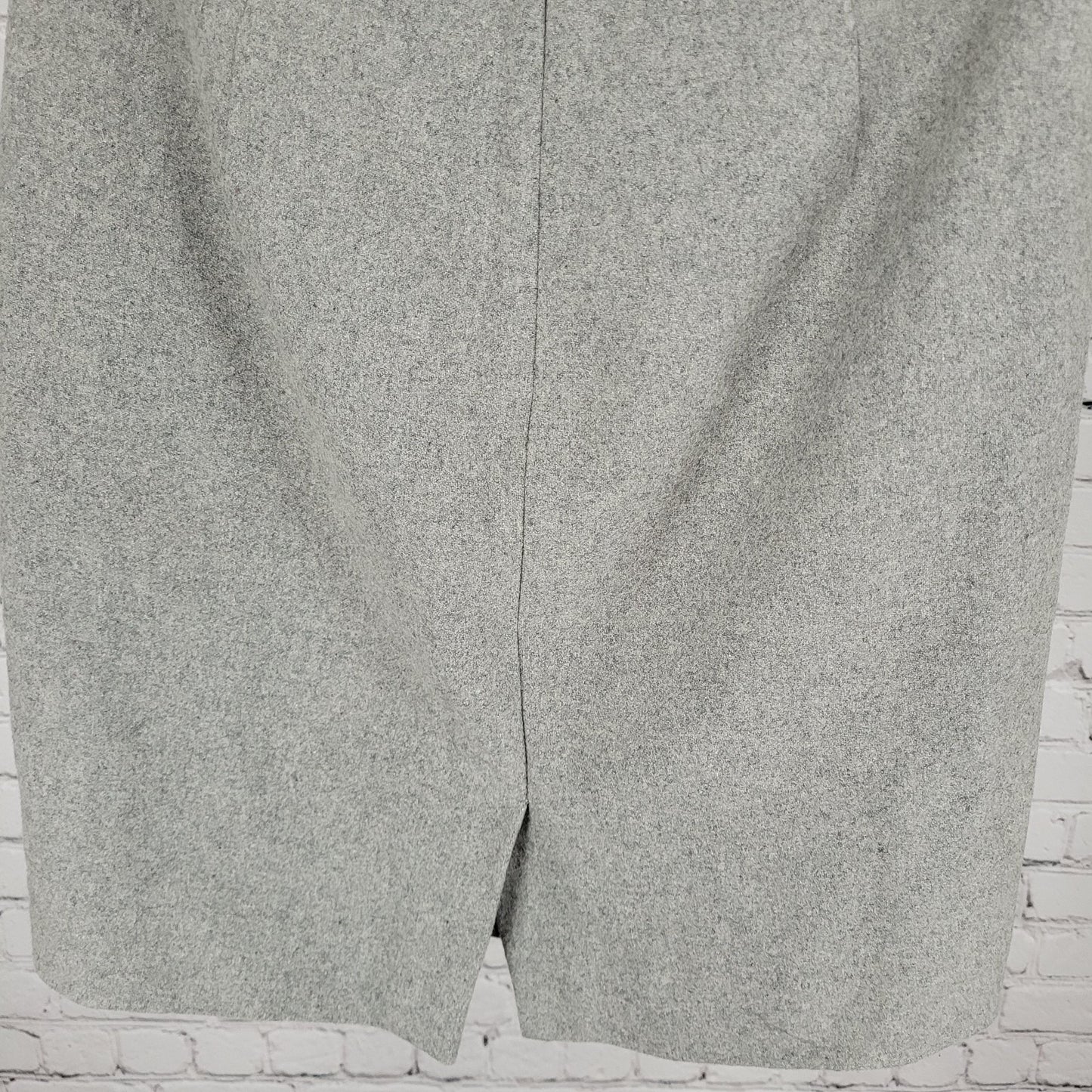 J.CREW Grey Wool Blend Back Slit Lined Straight Mini Skirt Size 2 (27x18)
