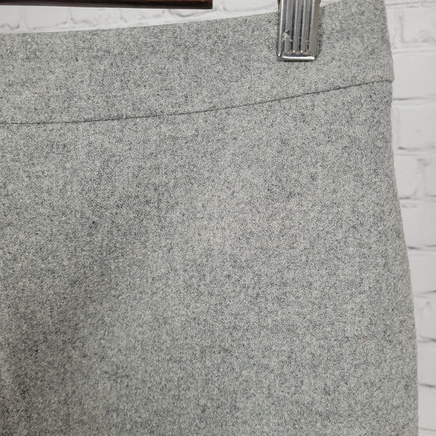 J.CREW Grey Wool Blend Back Slit Lined Straight Mini Skirt Size 2 (27x18)