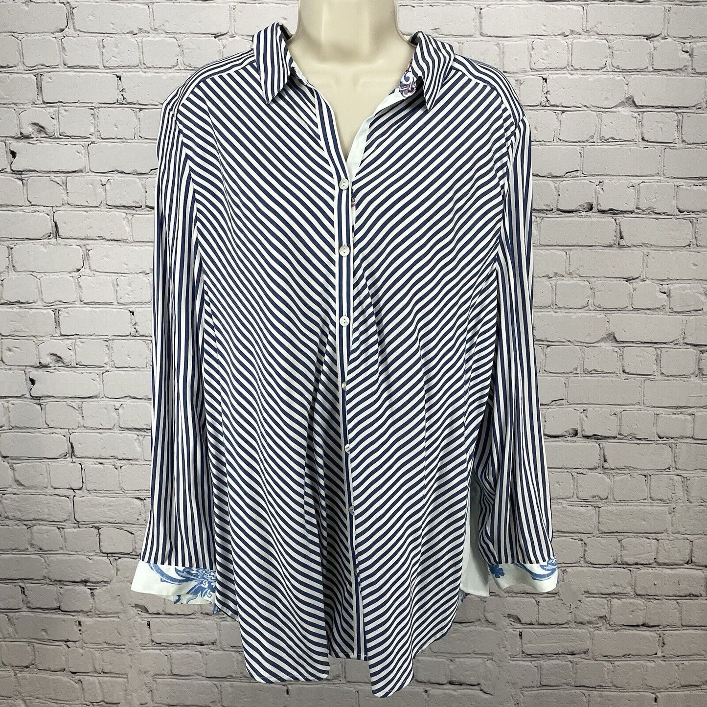Chico’s Blue Striped Oyster Shell Button Up Shirt Flowy Size 3 US 16/18 Large L