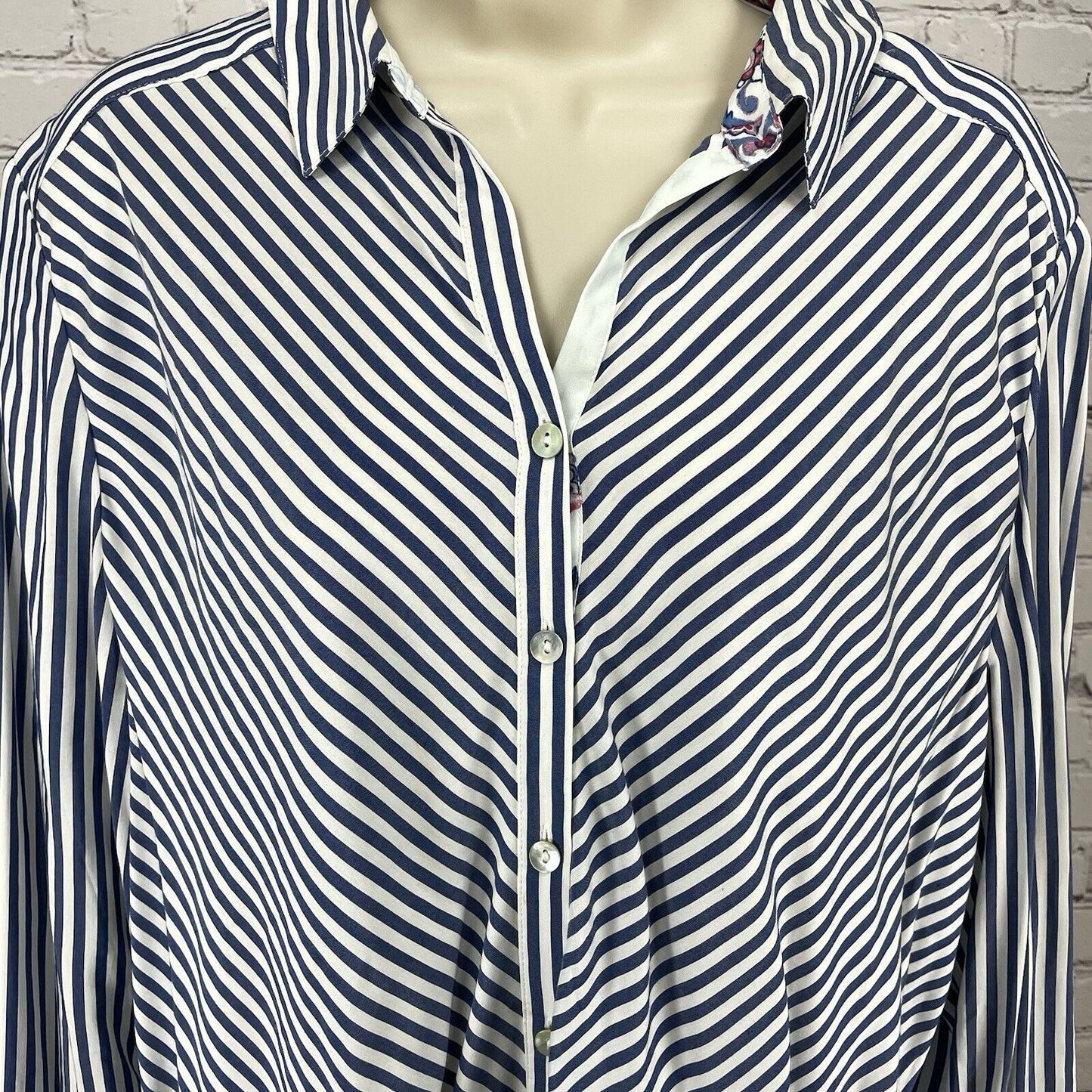 Chico’s Blue Striped Oyster Shell Button Up Shirt Flowy Size 3 US 16/18 Large L
