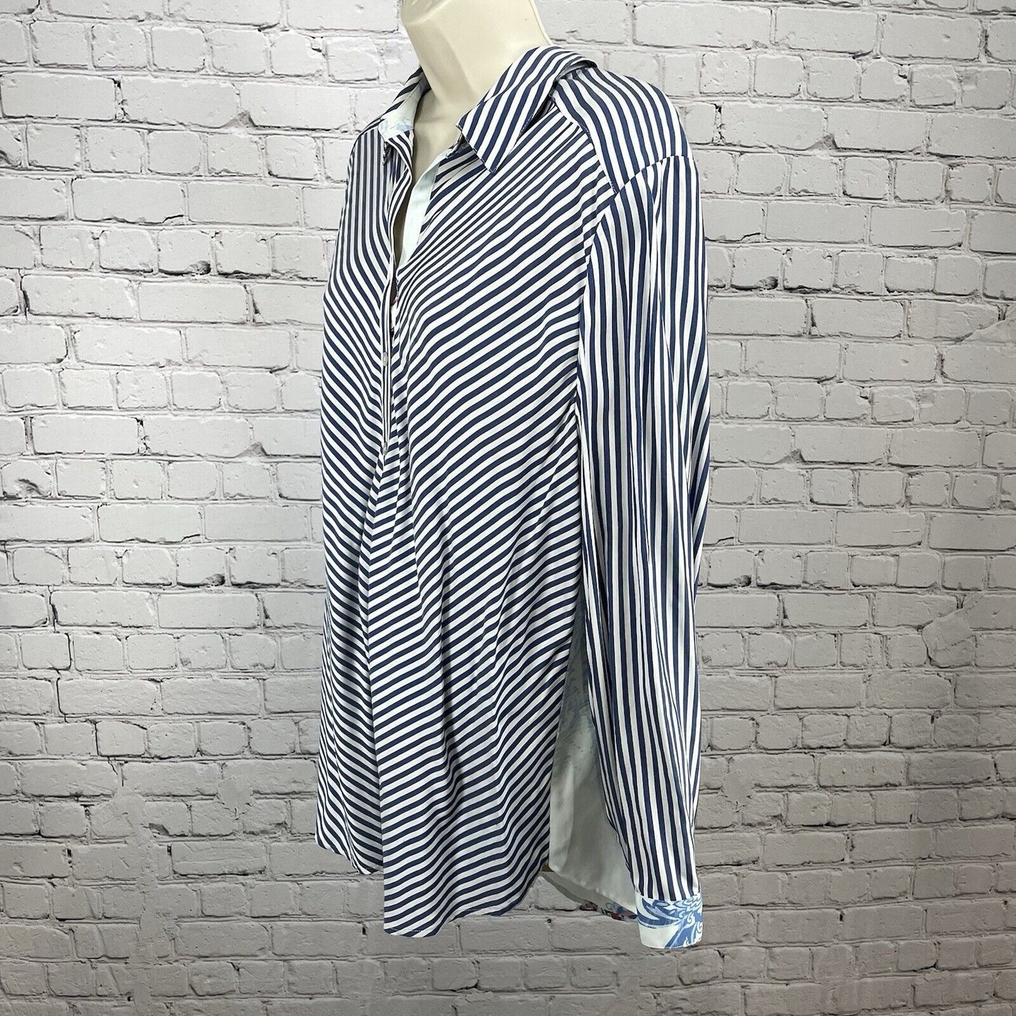 Chico’s Blue Striped Oyster Shell Button Up Shirt Flowy Size 3 US 16/18 Large L