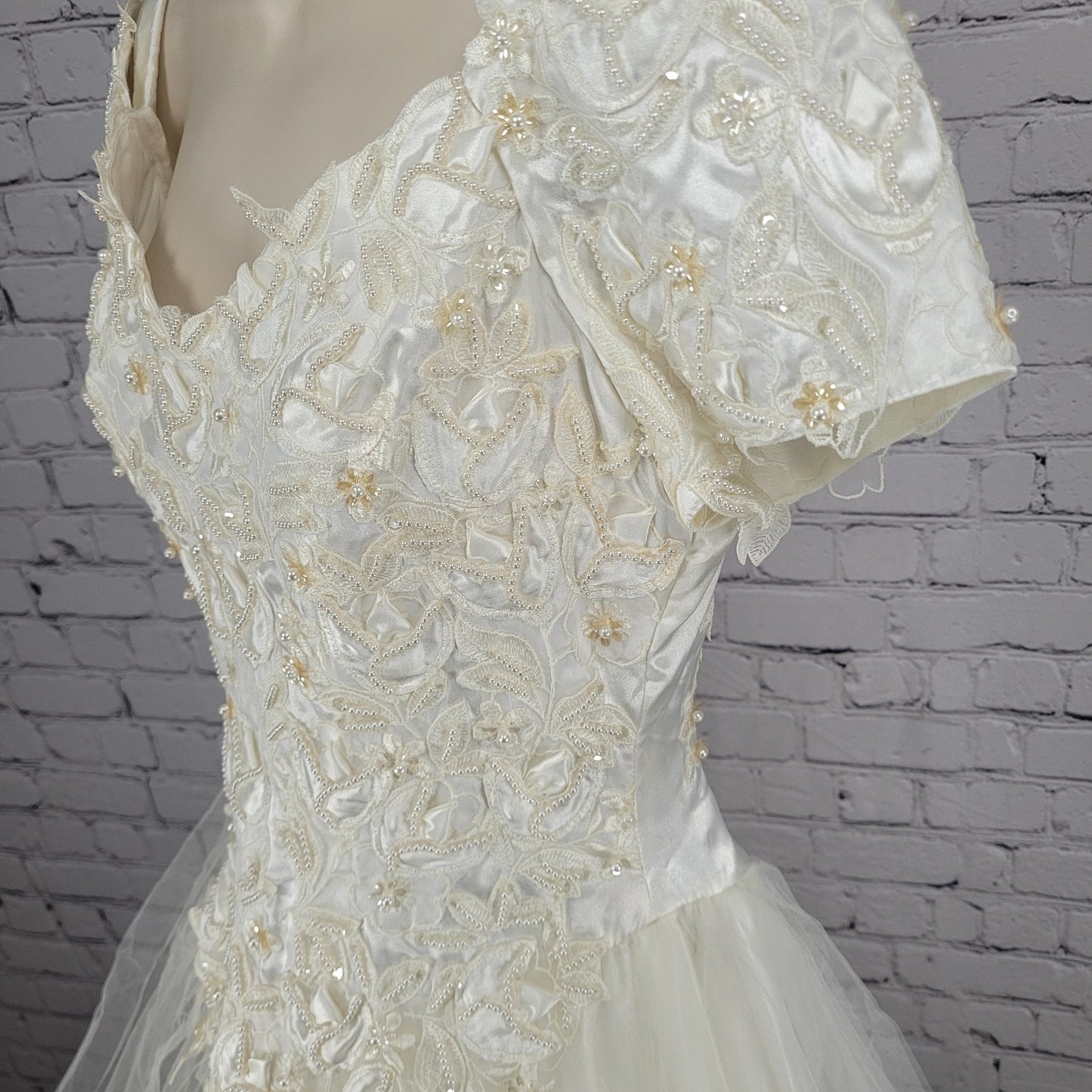 VTG Bonny Ivory Lace Beaded Embroidered Bodice Tulle Skirt Wedding Gown Dress 10