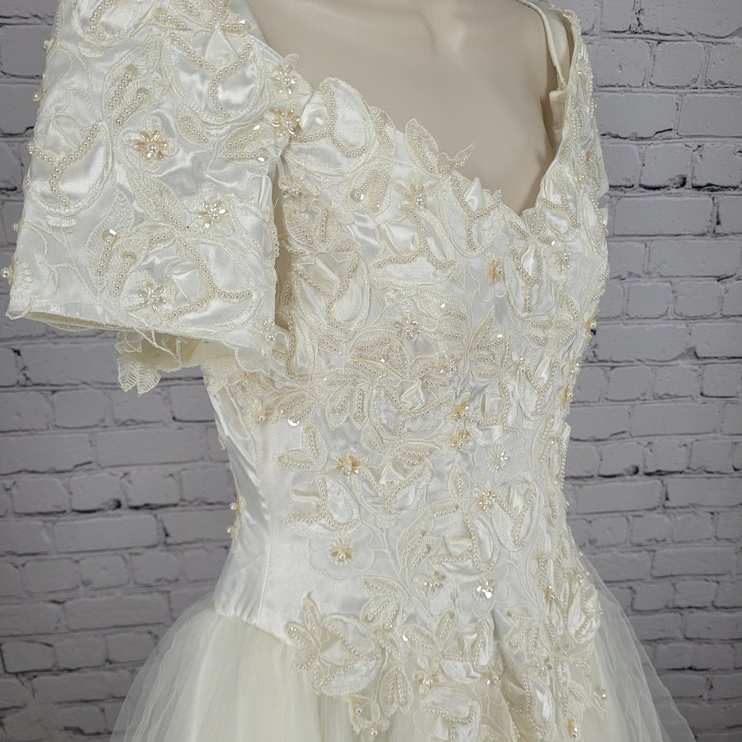 VTG Bonny Ivory Lace Beaded Embroidered Bodice Tulle Skirt Wedding Gown Dress 10