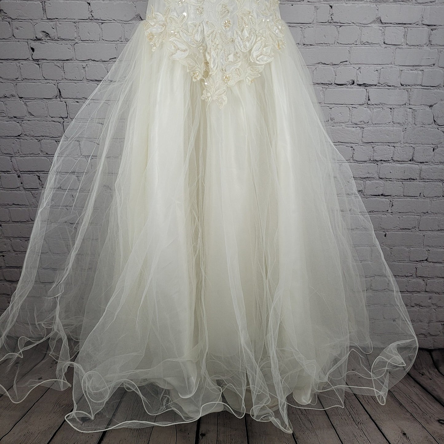 VTG Bonny Ivory Lace Beaded Embroidered Bodice Tulle Skirt Wedding Gown Dress 10