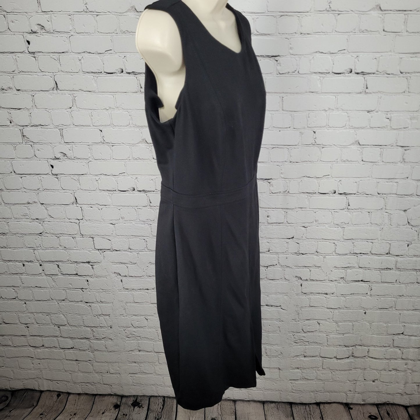 Talbots Black Sleeveless Sheath Stretch Zip Knee Length Dress Size 10P