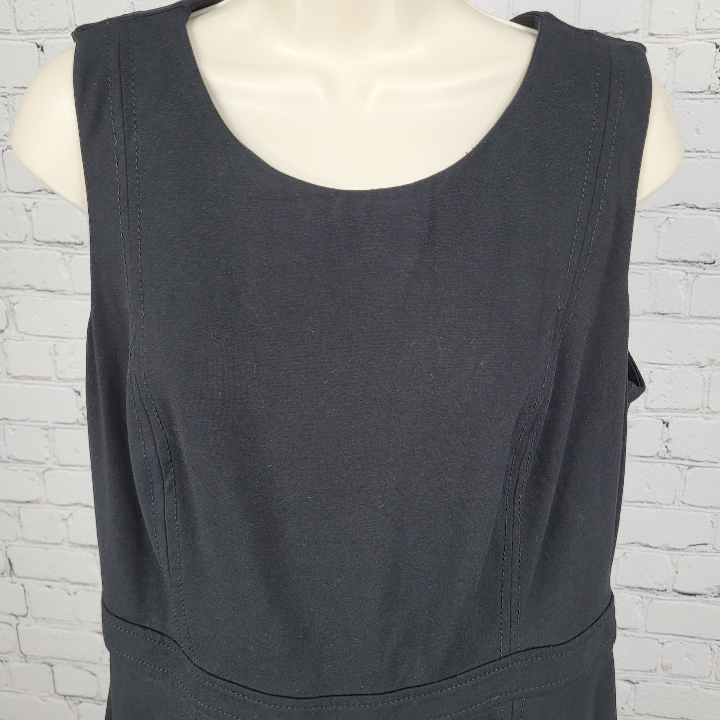 Talbots Black Sleeveless Sheath Stretch Zip Knee Length Dress Size 10P