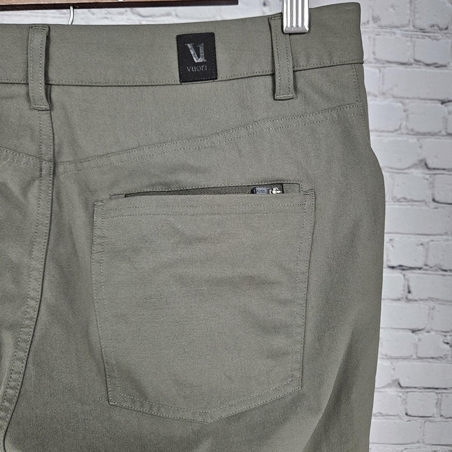 Vuori Green V430 Straight Leg Stretch Zip Pocket Casual Chino Pants 30 (30x29)