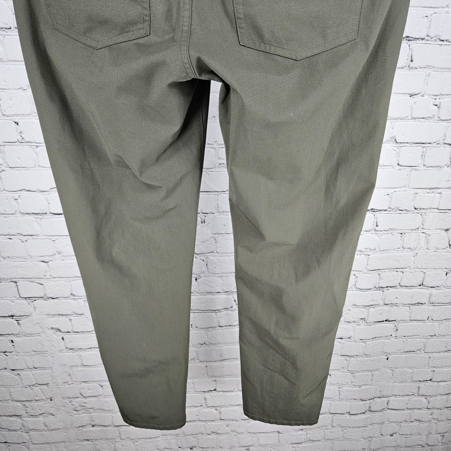 Vuori Green V430 Straight Leg Stretch Zip Pocket Casual Chino Pants 30 (30x29)