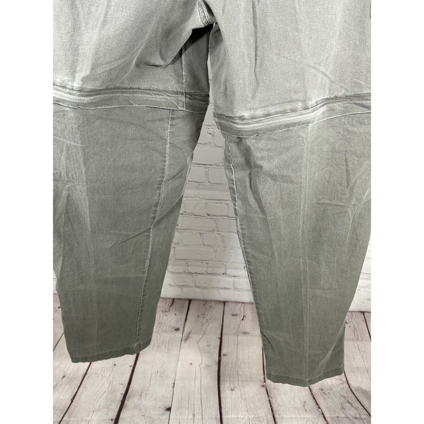 TAG Safari Travel Clothing High Rise Zip Off Leg Women’s Cargo Pants (32 x 31)
