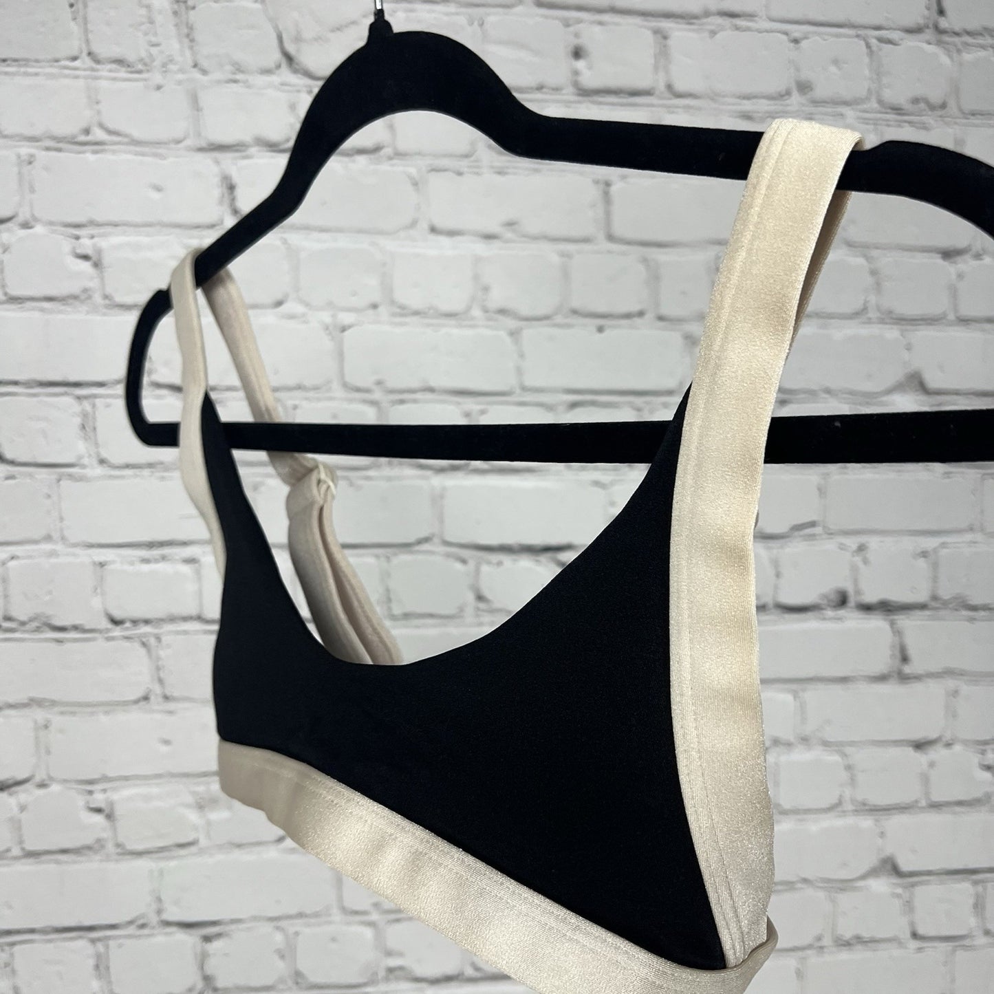 ONEONE Swimwear Black Cream Trim Low Cut Bikini Top Beach Swim Small S