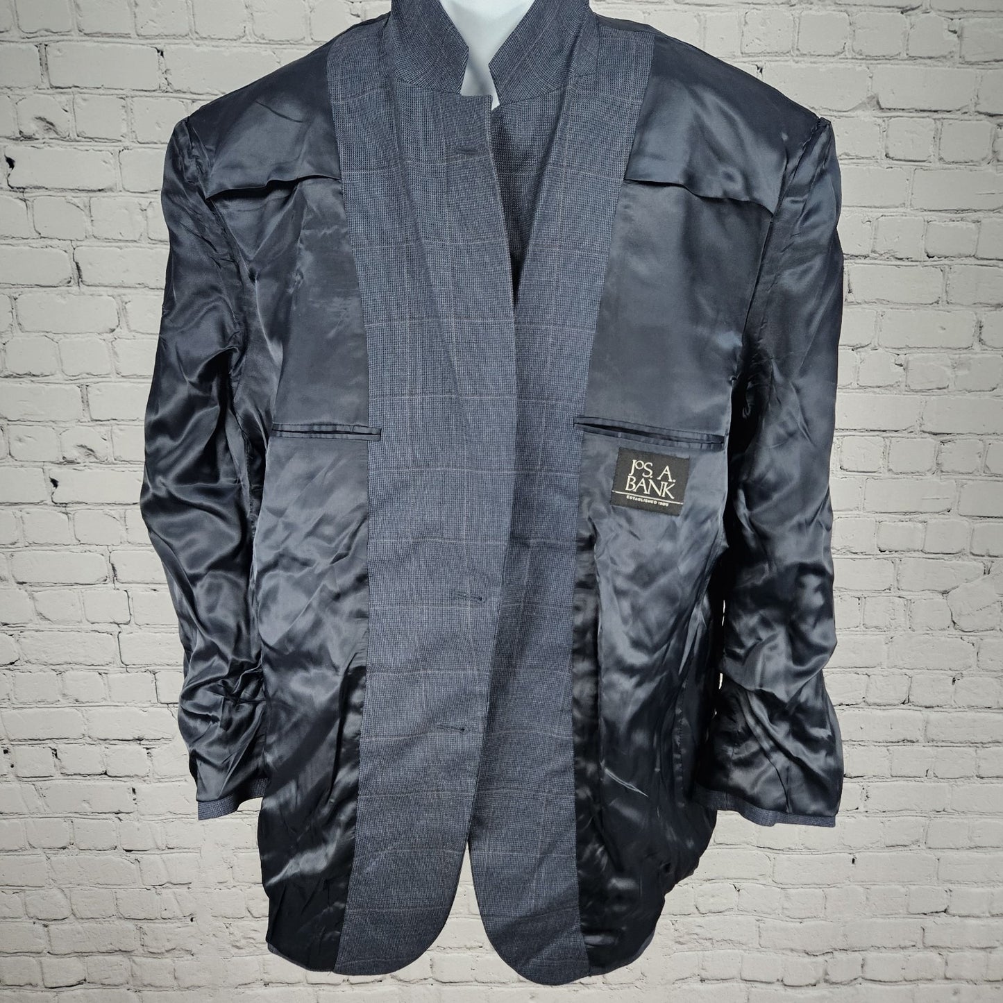 Jos A Bank Blue 100% Wool Windowpane 2 Button Vented Notch Blazer Sport Coat 46R