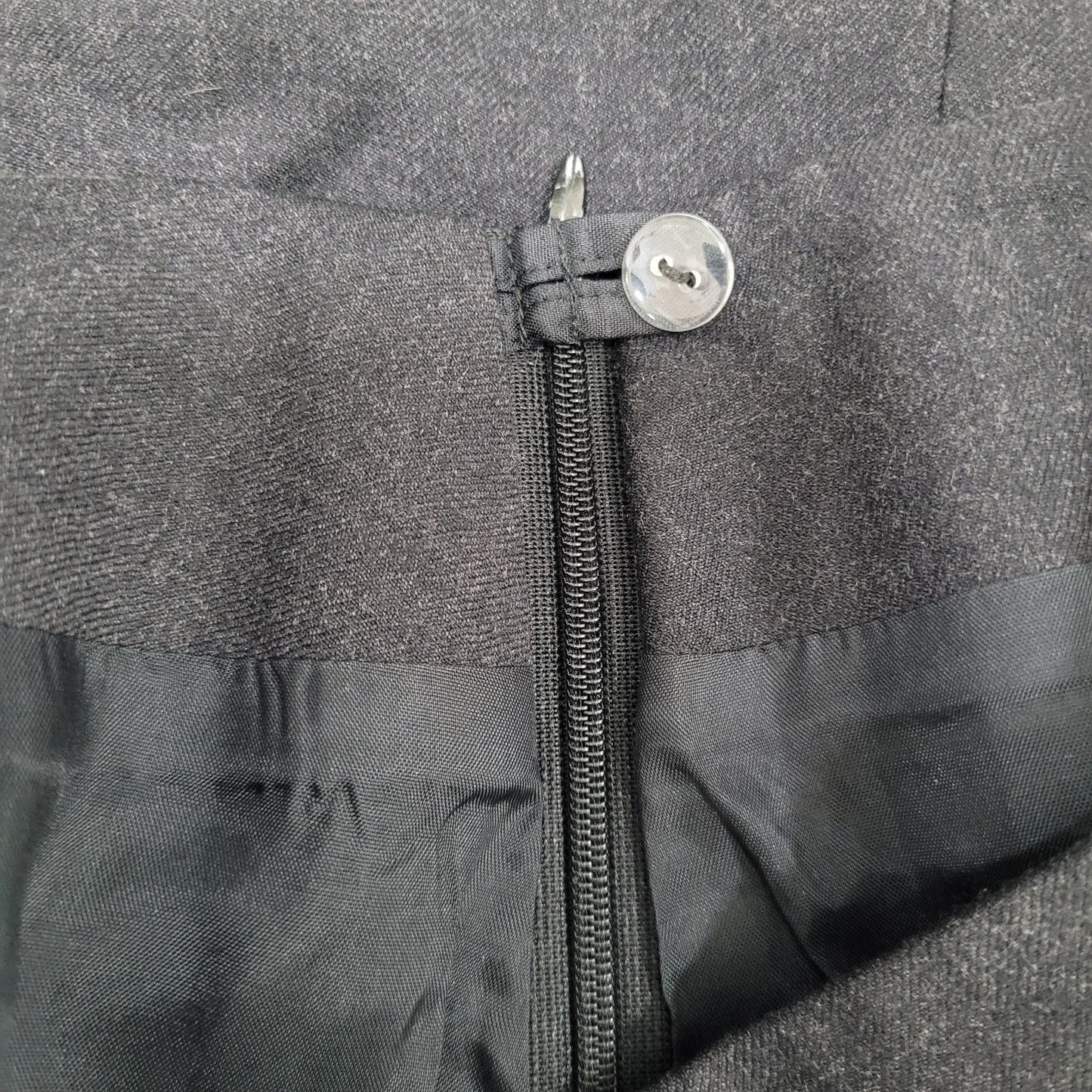 Carlisle Grey 100% Wool Lined Side Zip Buttoned Slit Midi Straight Skirt Size 4