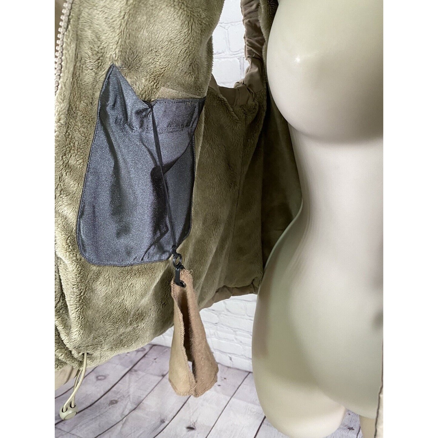 Top Shop Snowear Light Brown Full Zip Snap Close Collared Winter Vest Women’s 6
