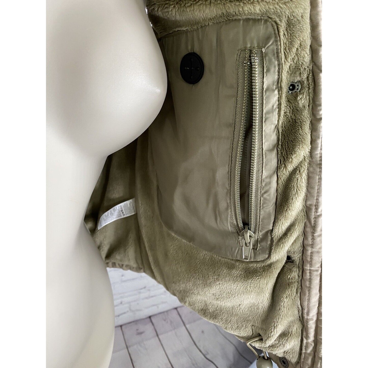 Top Shop Snowear Light Brown Full Zip Snap Close Collared Winter Vest Women’s 6