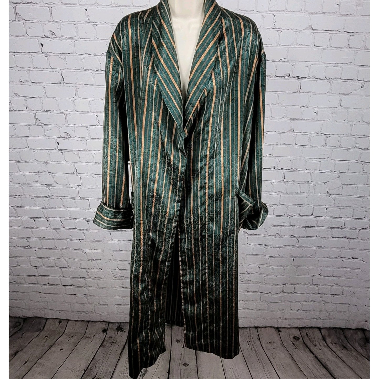 Victoria's Secret Green Satin Lightweight Pockets Long Sleeve Robe Size XS/S