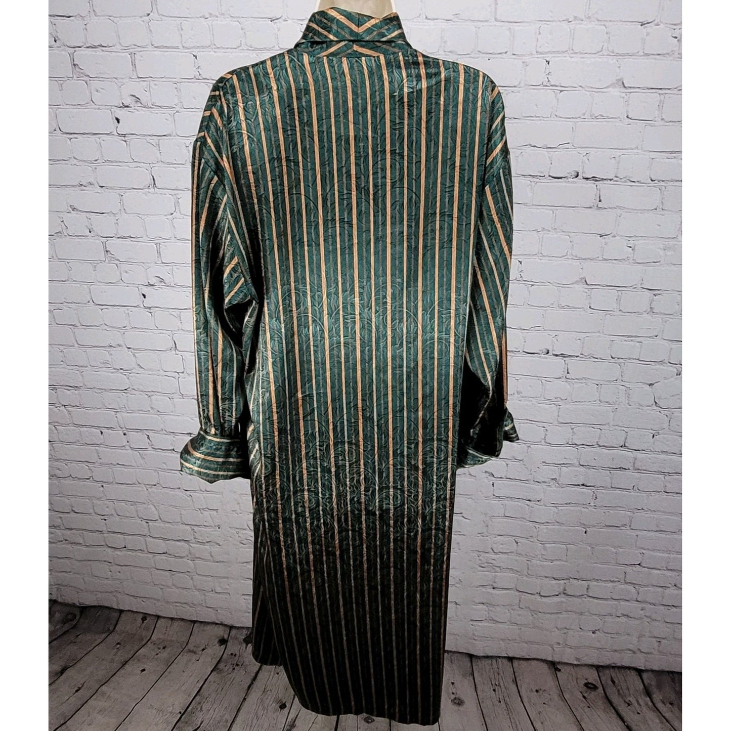 Victoria's Secret Green Satin Lightweight Pockets Long Sleeve Robe Size XS/S