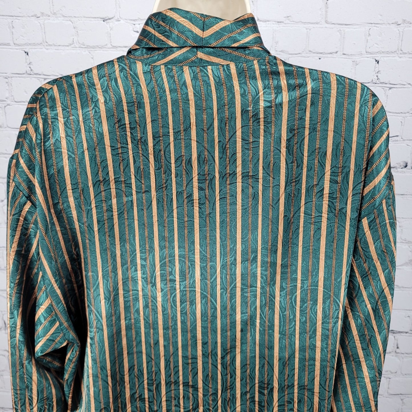 Victoria's Secret Green Satin Lightweight Pockets Long Sleeve Robe Size XS/S