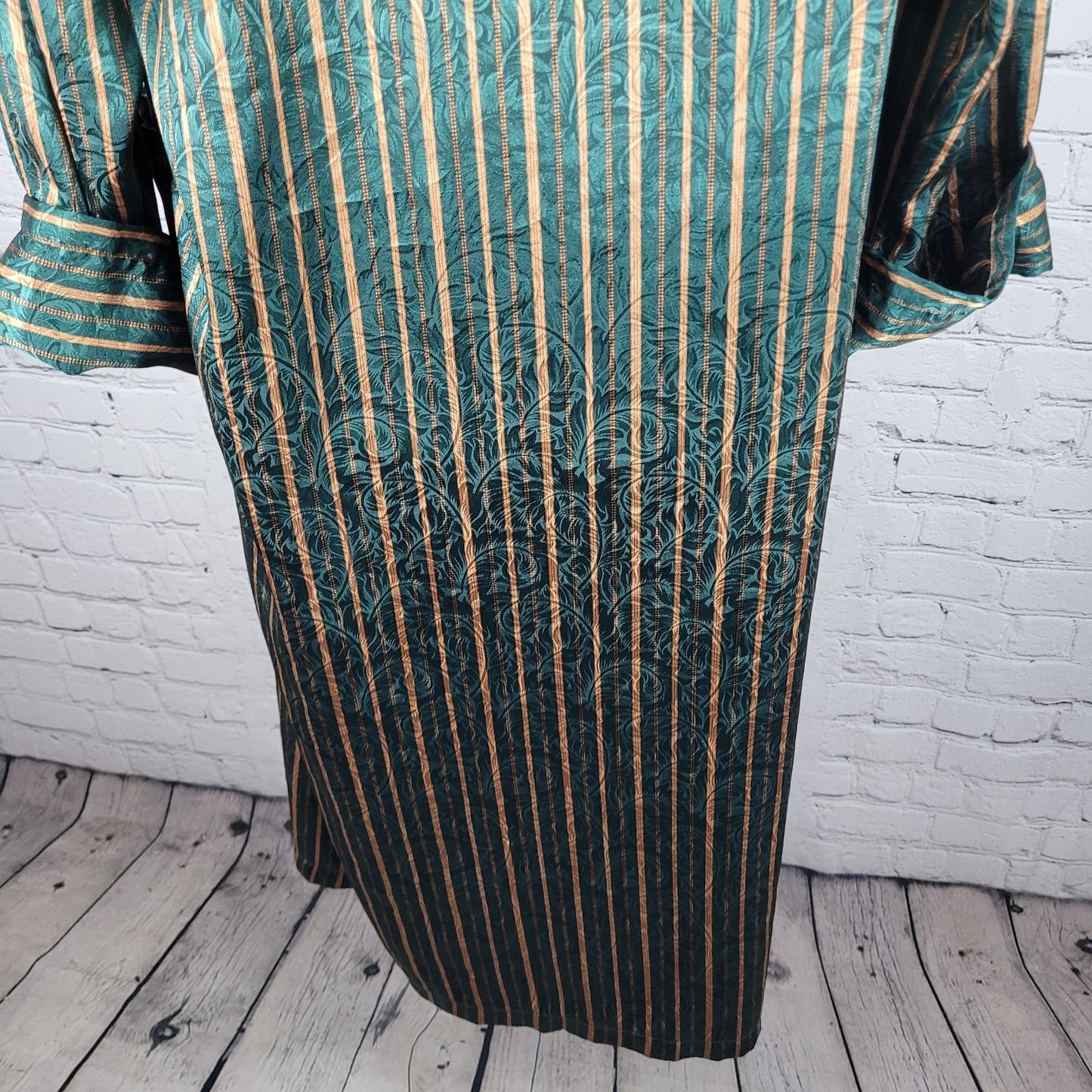 Victoria's Secret Green Satin Lightweight Pockets Long Sleeve Robe Size XS/S