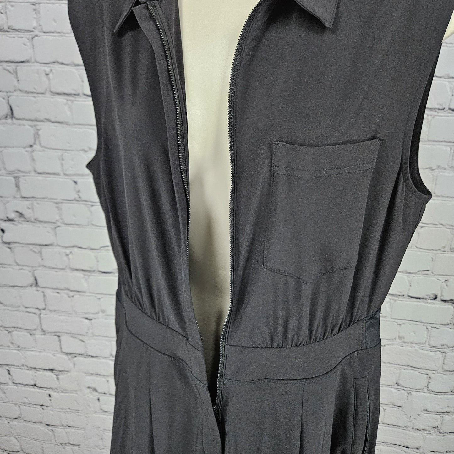 Athleta Black Pleated Wide Leg Front Zip Sleeveless Stretch 1 Piece Jumper 10P