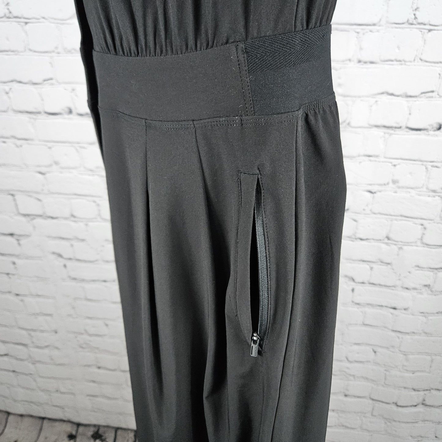 Athleta Black Pleated Wide Leg Front Zip Sleeveless Stretch 1 Piece Jumper 10P