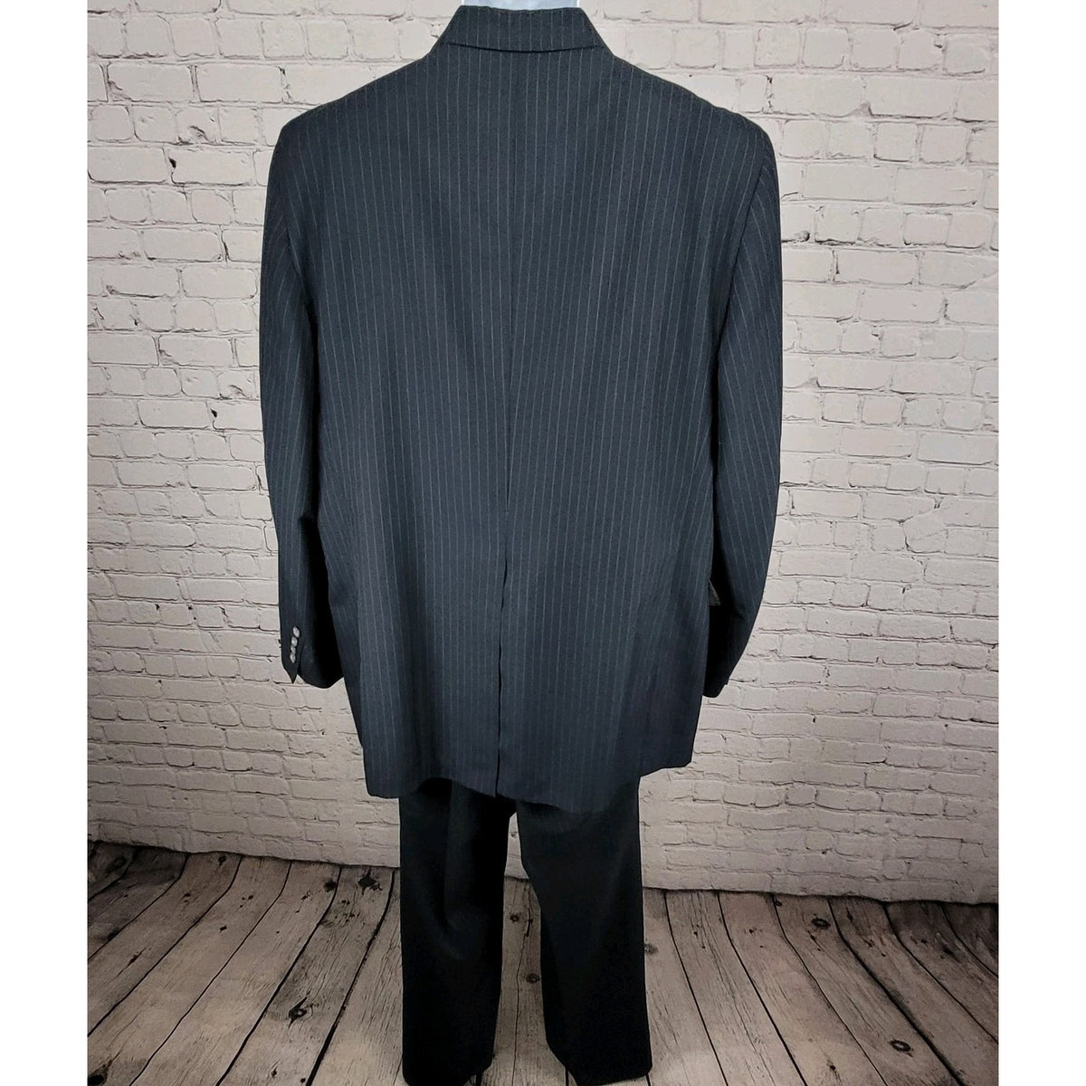 VTG Bill Blass Navy Pinstriped Full Suit Set 2 Button Jacket 44 Pants 37x32