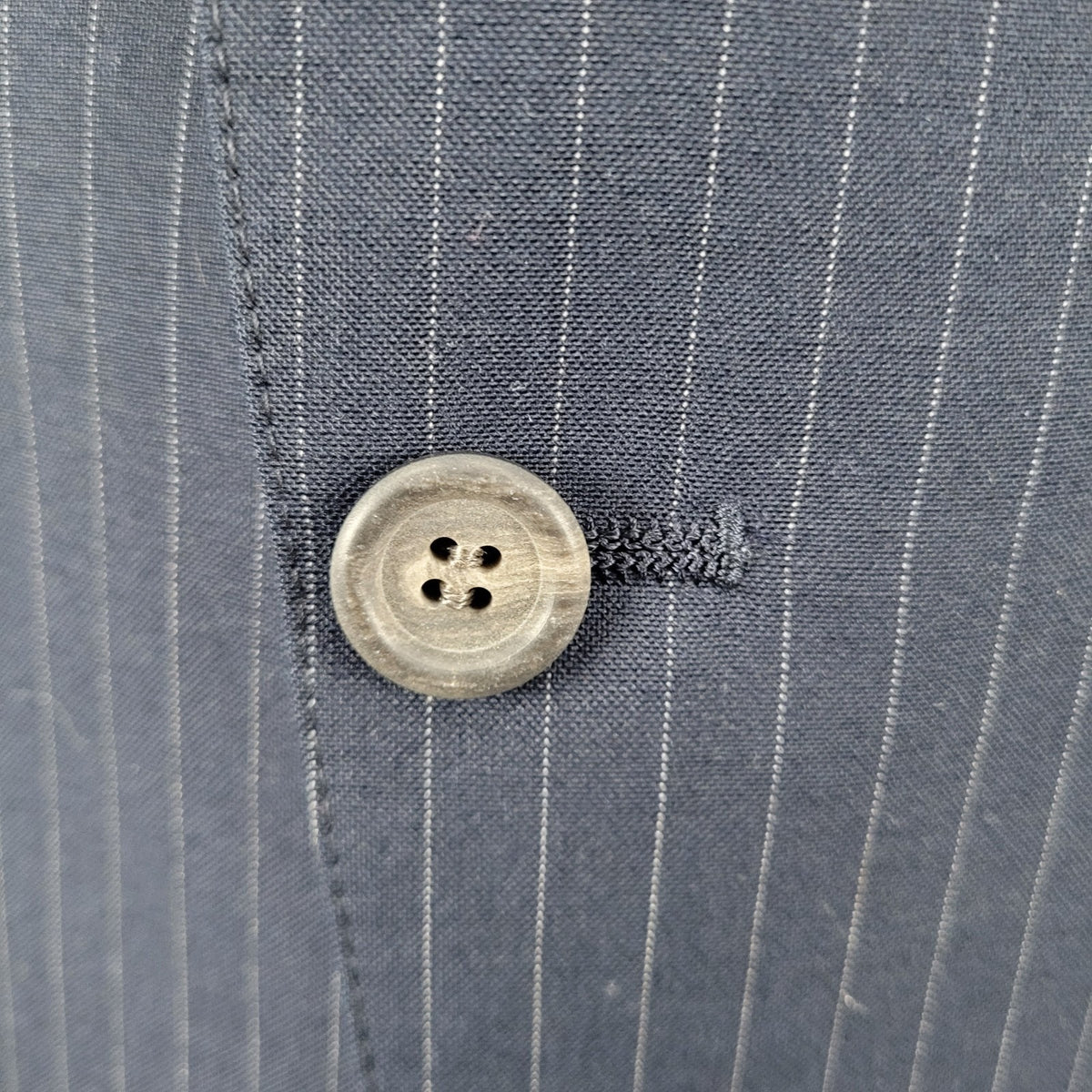 VTG Bill Blass Navy Pinstriped Full Suit Set 2 Button Jacket 44 Pants 37x32