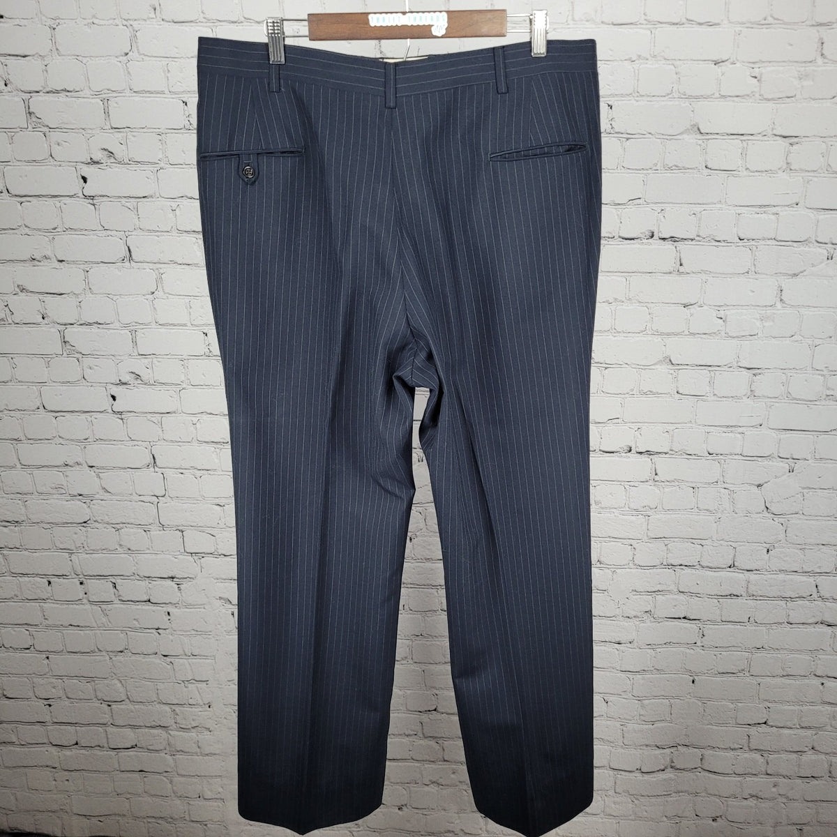 VTG Bill Blass Navy Pinstriped Full Suit Set 2 Button Jacket 44 Pants 37x32