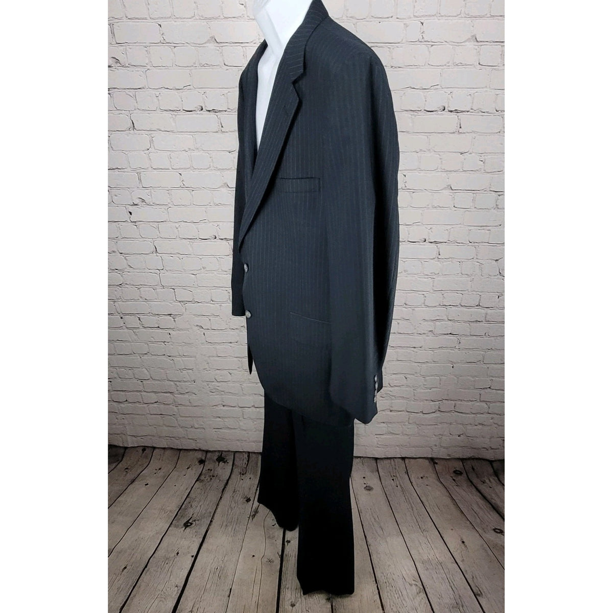 VTG Bill Blass Navy Pinstriped Full Suit Set 2 Button Jacket 44 Pants 37x32